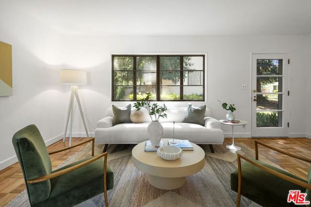 5441 Village Green, Los Angeles, CA 90016