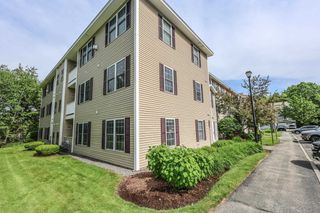 6 Crestview Cir Unit 137, Londonderry, NH 03053