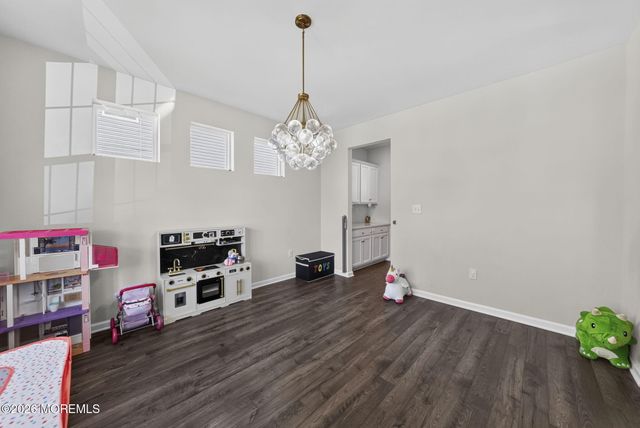 30 Holloway Avenue, Manahawkin, NJ 08050