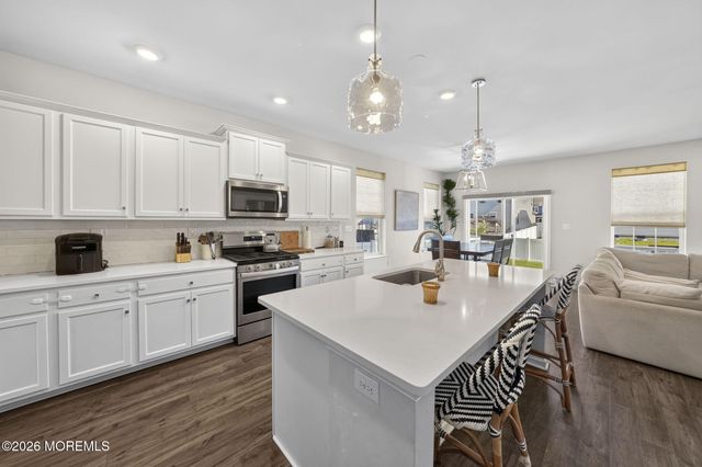 30 Holloway Avenue, Manahawkin, NJ 08050