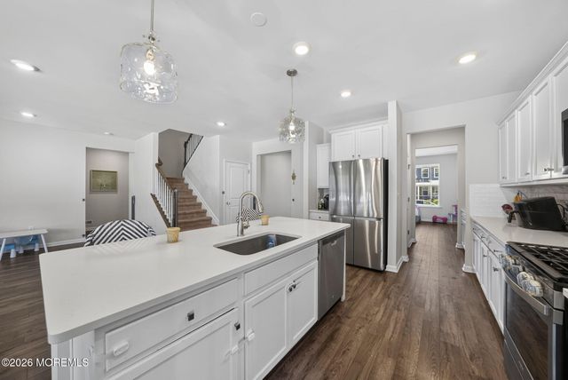 30 Holloway Avenue, Manahawkin, NJ 08050