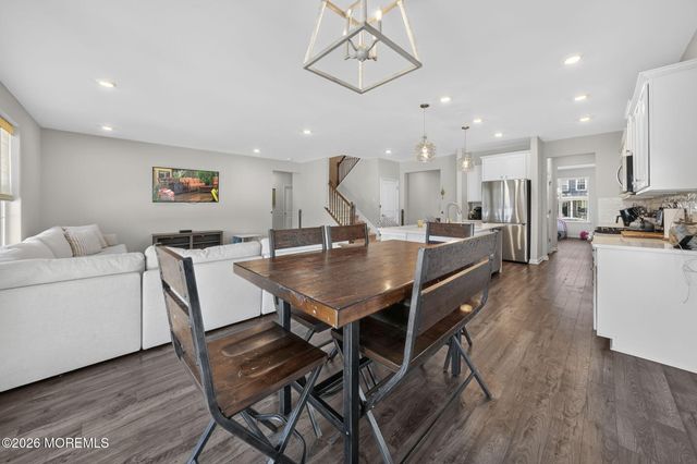 30 Holloway Avenue, Manahawkin, NJ 08050