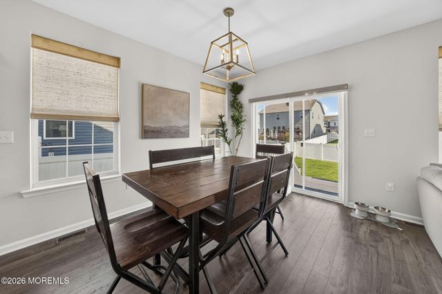 30 Holloway Avenue, Manahawkin, NJ 08050
