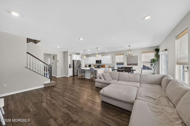 30 Holloway Avenue, Manahawkin, NJ 08050