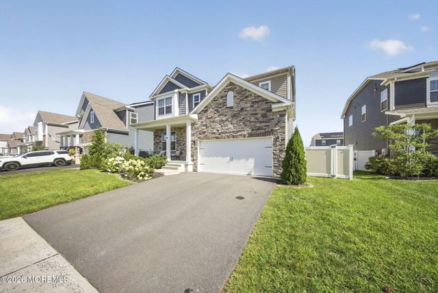 30 Holloway Avenue, Manahawkin, NJ 08050