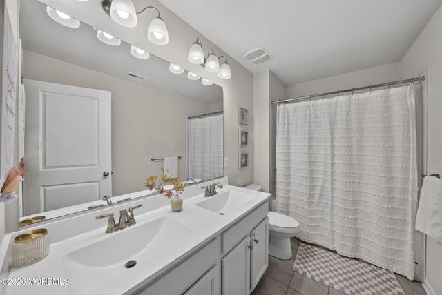 30 Holloway Avenue, Manahawkin, NJ 08050