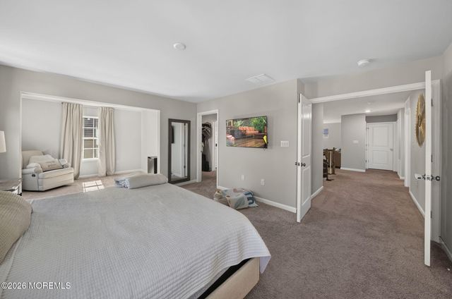 30 Holloway Avenue, Manahawkin, NJ 08050