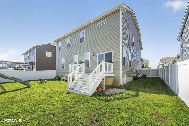 30 Holloway Avenue, Manahawkin, NJ 08050
