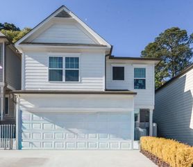 317 Pinewood Drive, Woodstock, GA 30189