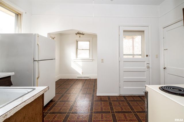 1101 E WILLCOX Avenue, Peoria, IL 61603