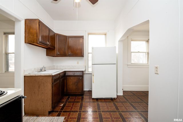 1101 E WILLCOX Avenue, Peoria, IL 61603