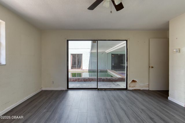 1498 Old Kings Road, Daytona Beach, FL 32117