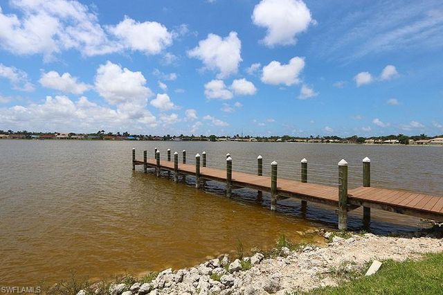 7812 Emerald CIR 201, Naples, FL 34109