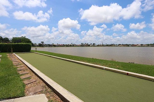7812 Emerald CIR 201, Naples, FL 34109