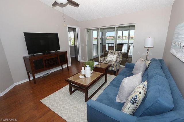 7812 Emerald CIR 201, Naples, FL 34109