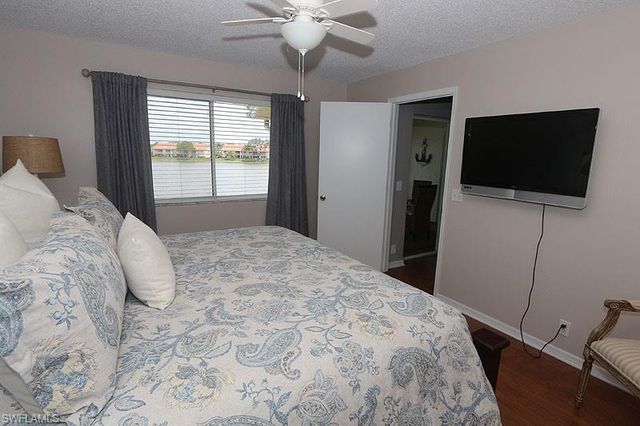 7812 Emerald CIR 201, Naples, FL 34109