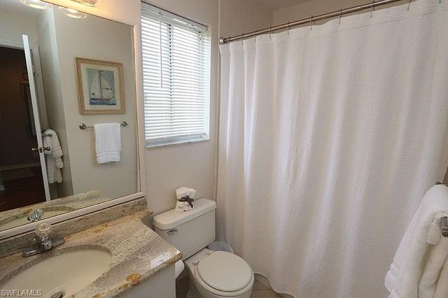 7812 Emerald CIR 201, Naples, FL 34109
