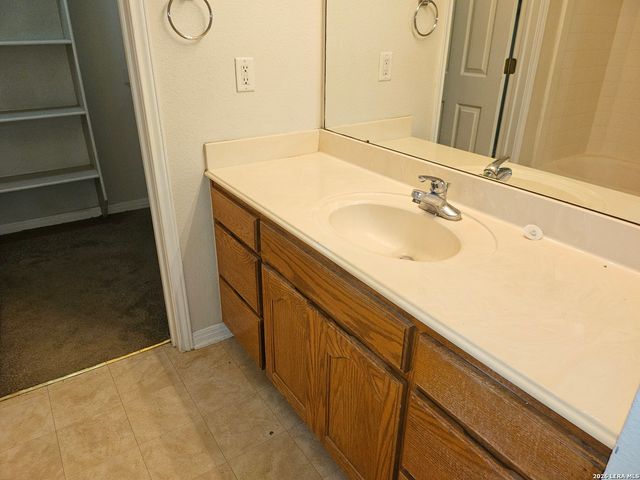 2073 Bentwood, New Braunfels, TX 78130