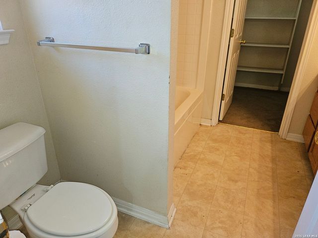 2073 Bentwood, New Braunfels, TX 78130