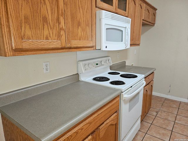 2073 Bentwood, New Braunfels, TX 78130