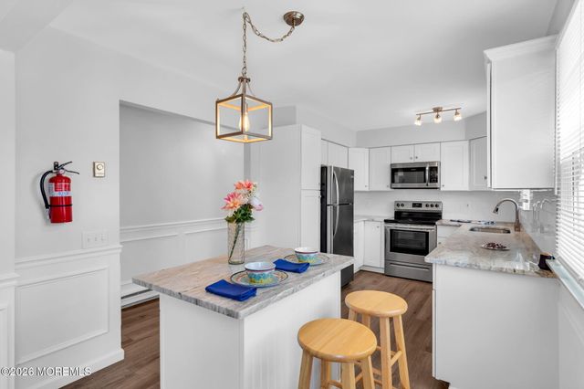 9 Greenwood Lane 62, Whiting, NJ 08759