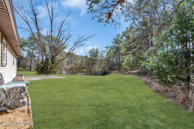 9 Greenwood Lane 62, Whiting, NJ 08759