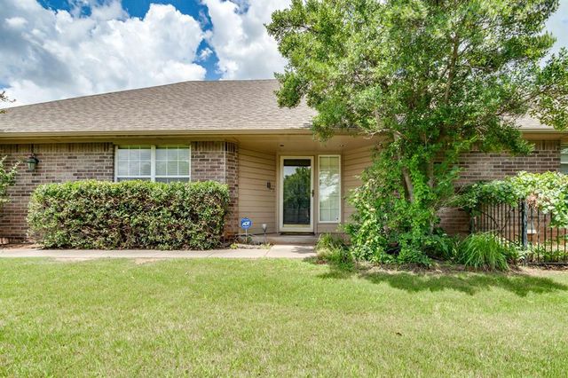 108 S Ridge Pointe Drive, Edmond, OK 73034