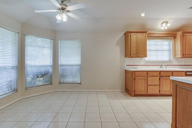108 S Ridge Pointe Drive, Edmond, OK 73034