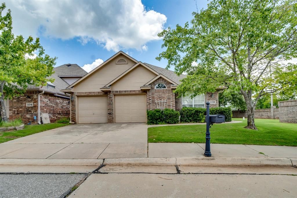 108 S Ridge Pointe Drive, Edmond, OK 73034