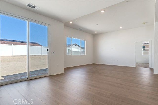 1577 E Houlguin Street, Lancaster, CA 93535