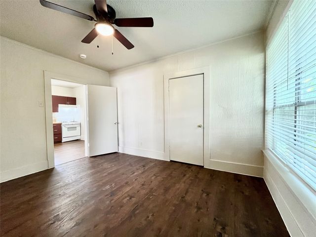 521 W Collins Street, Denton, TX 76201