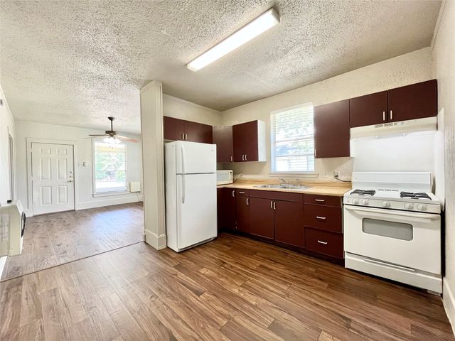 521 W Collins Street, Denton, TX 76201