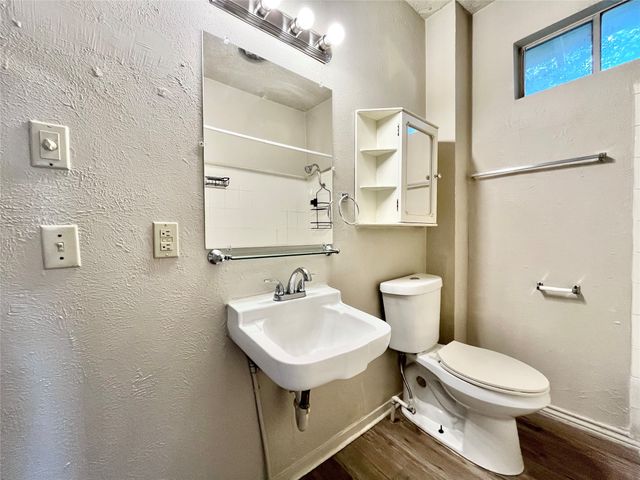 521 W Collins Street, Denton, TX 76201