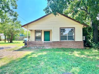 521 W Collins Street, Denton, TX 76201