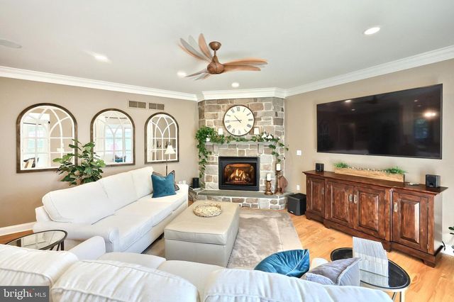 1361 WICKLOW DR, York, PA 17404