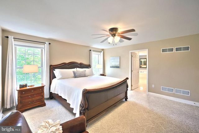 1361 WICKLOW DR, York, PA 17404
