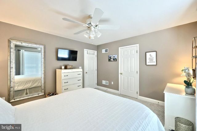 1361 WICKLOW DR, York, PA 17404