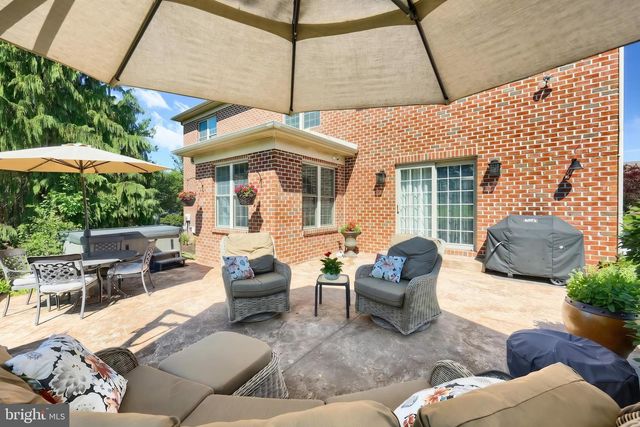 1361 WICKLOW DR, York, PA 17404