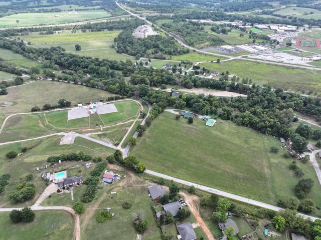 151 Park Valley Court, Anderson, MO 64831