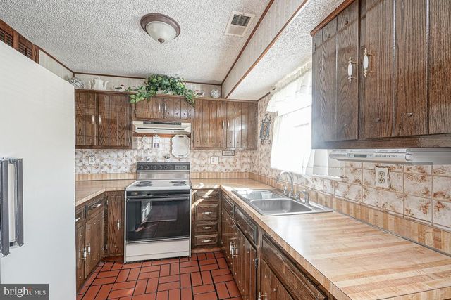 9 GEMINI CT, Sewell, NJ 08080