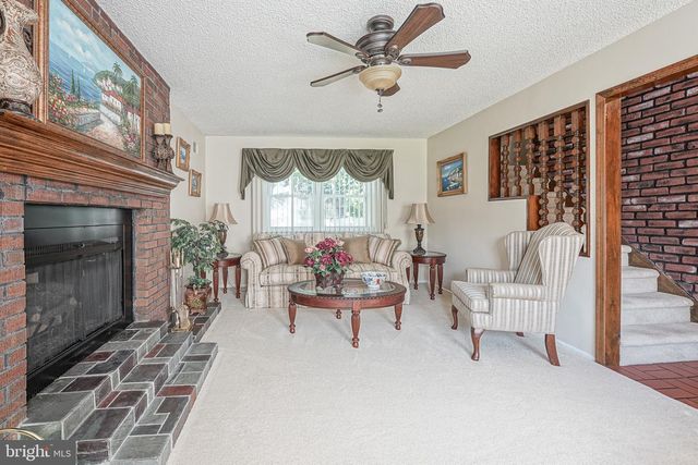 9 GEMINI CT, Sewell, NJ 08080