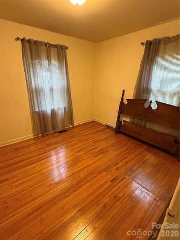 2912 Coronet Way, Charlotte, NC 28208