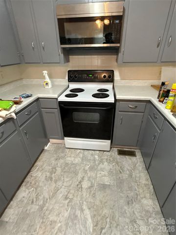 2912 Coronet Way, Charlotte, NC 28208