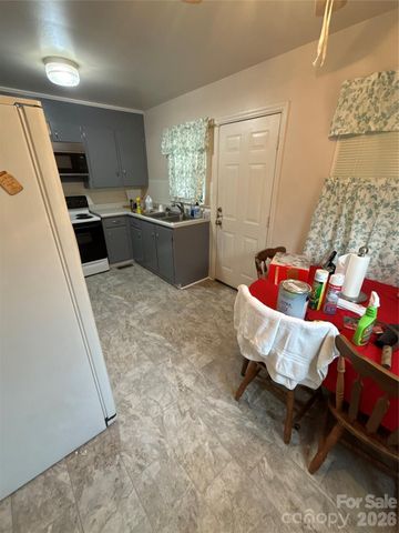 2912 Coronet Way, Charlotte, NC 28208