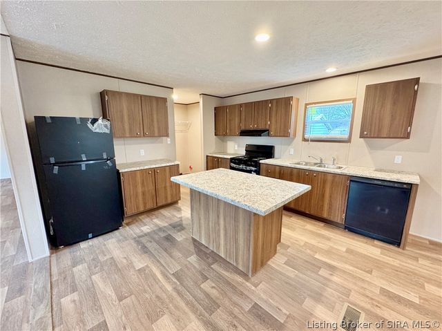 377 S Second Street, Austin, IN 47102