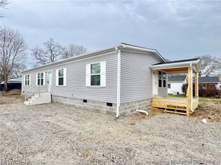 377 S Second Street, Austin, IN 47102