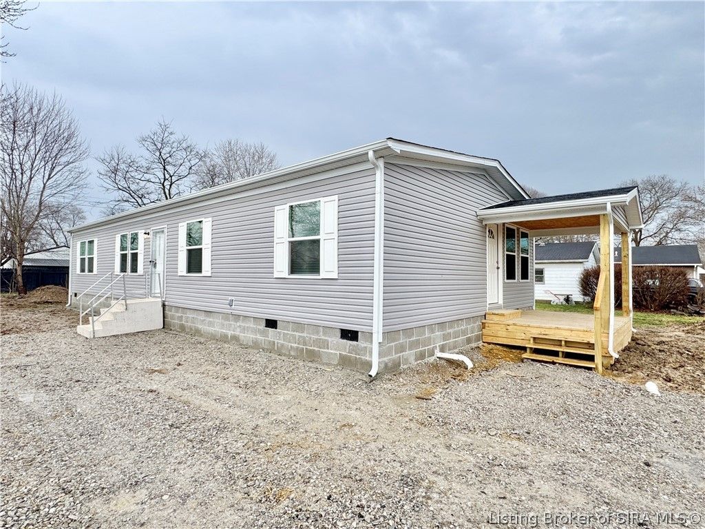 377 S Second Street, Austin, IN 47102