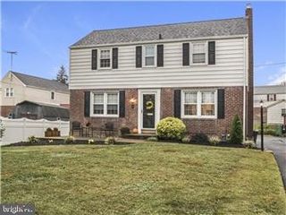 204 PINE RIDGE RD, Havertown, PA 19083