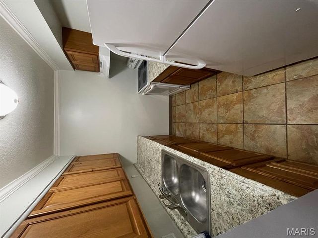 769 Walton Avenue 3, St Louis, MO 63108