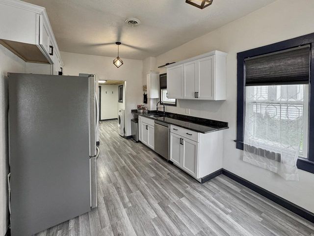 109 E 1ST STREET, Kimberly, WI 54136